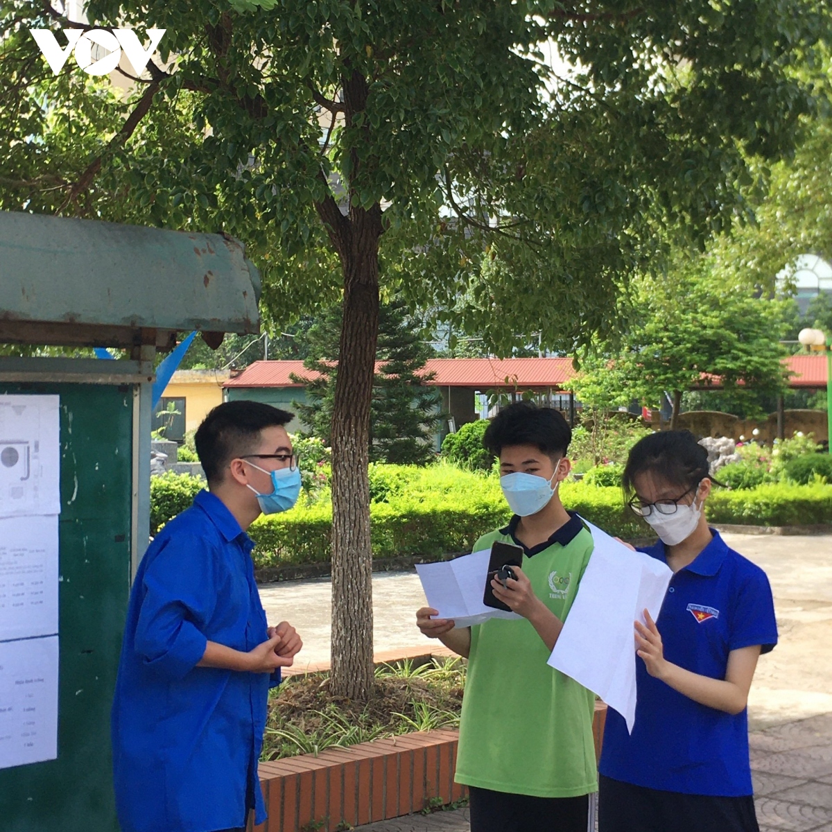 Hình ảnh đẹp của các tình nguyện viên kỳ thi vào lớp 10 tại Hà Nội