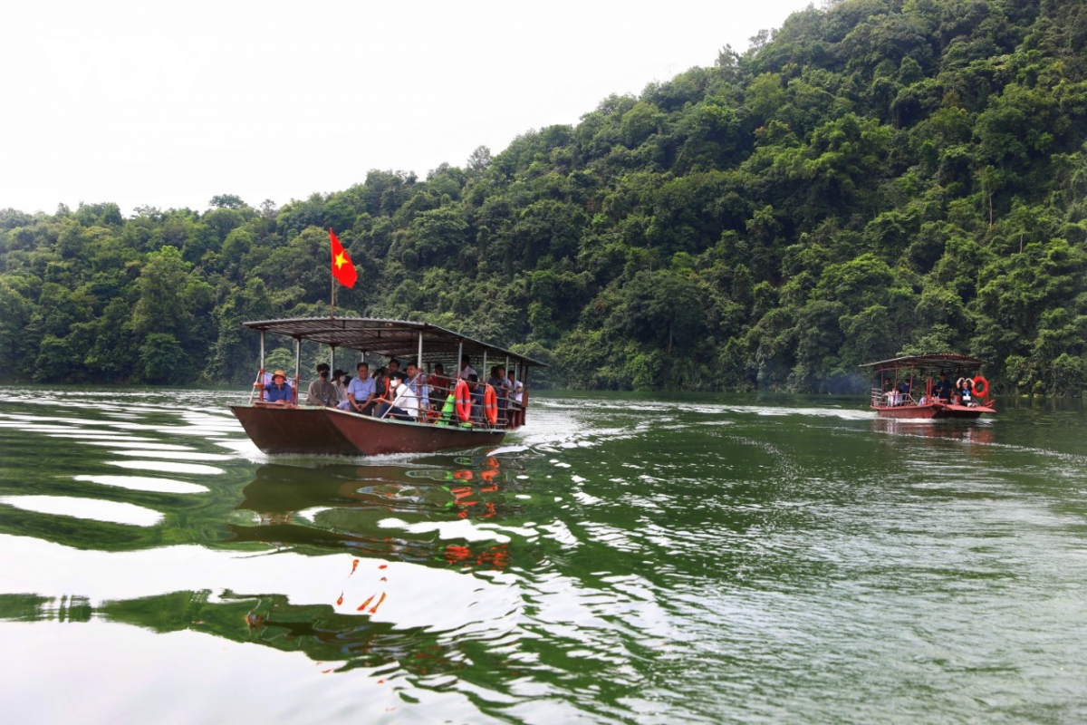 bac giang danh thuc tiem nang du lich ho cam son hinh anh 6