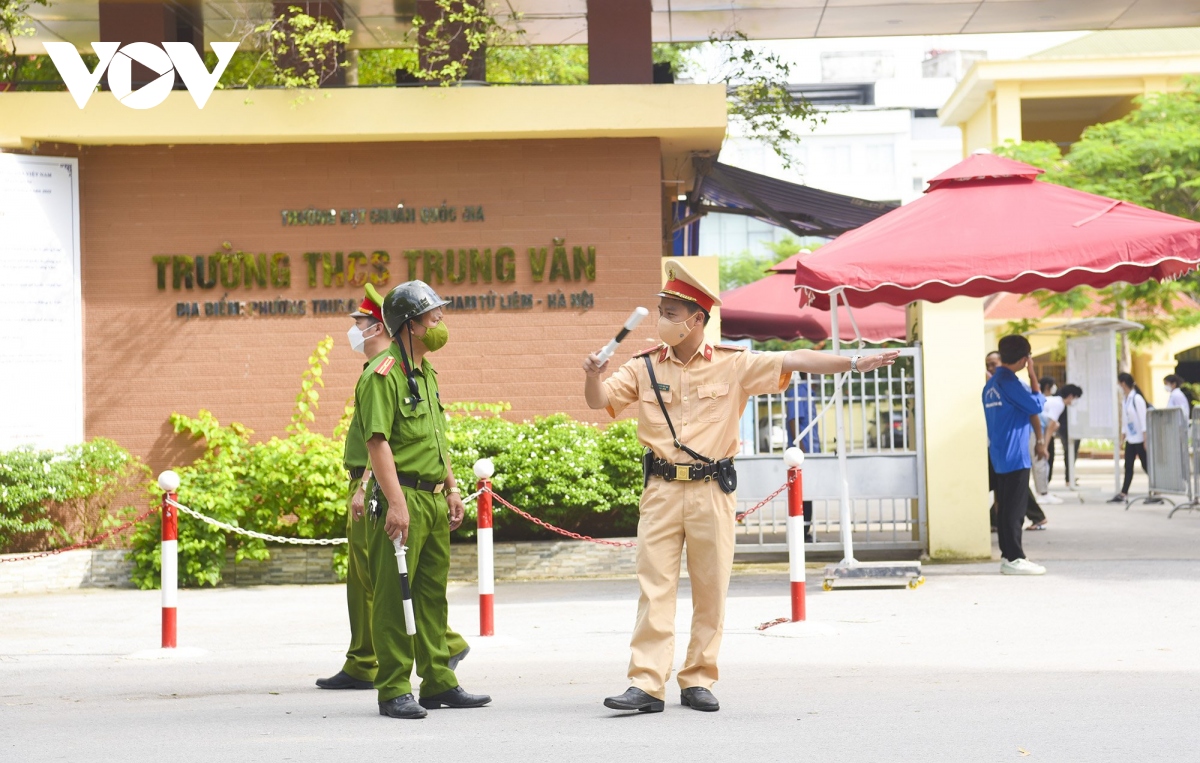 si tu ha noi doi nang lam thu tuc thi vao lop 10 cong lap hinh anh 21