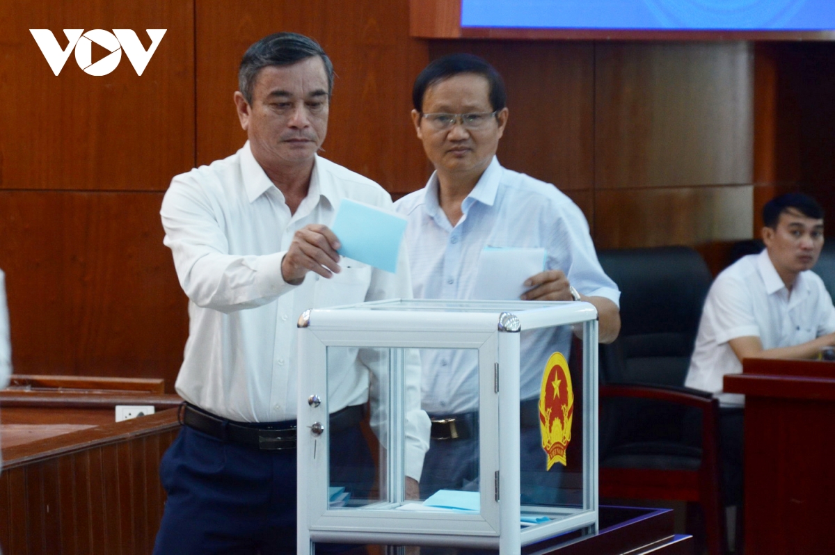 miễn nhiệm chức vụ phó chủ tịch hĐnd tp. Đà nẵng đối với ông lê minh trung hình ảnh 2 mien nhiem chuc vu pho chu tich hDnd tp. Da nang doi voi ong le minh trung hinh anh 2