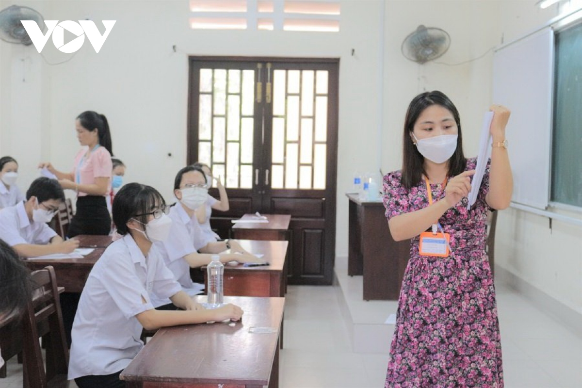 sĩ tử tại Đà nẵng và tp.hcm bước vào kỳ thi lớp 10 hình ảnh 2 si tu tai Da nang va tp.hcm buoc vao ky thi lop 10 hinh anh 2