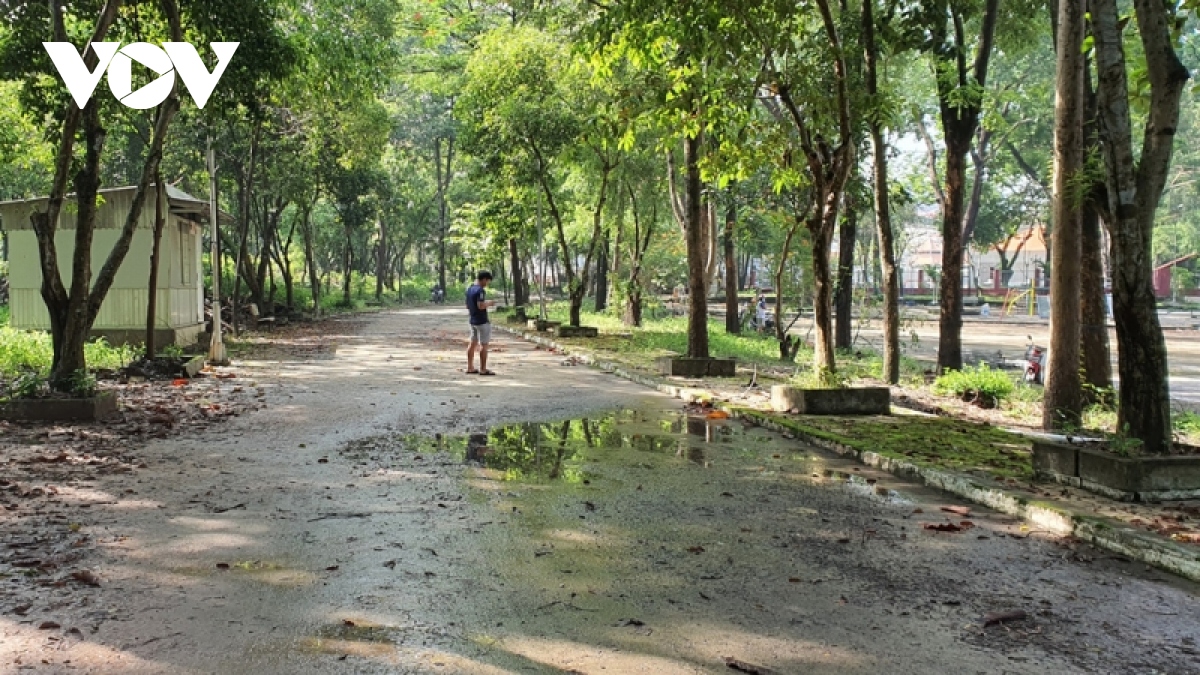 nguoi dan binh duong mong cong vien thu dau mot som duoc cai tao hinh anh 3