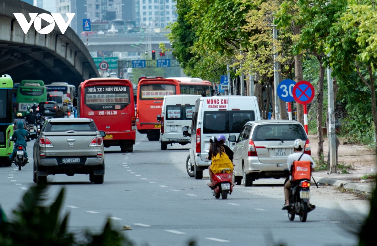  ben xe chui tren duong pham hung co quan chuc nang o dau hinh anh 13