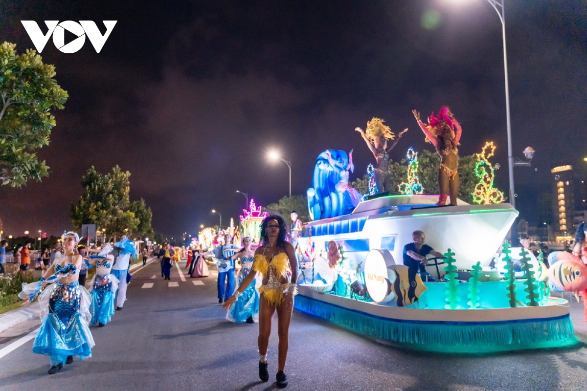 Đà Nẵng sôi động lễ hội Carnival đường phố