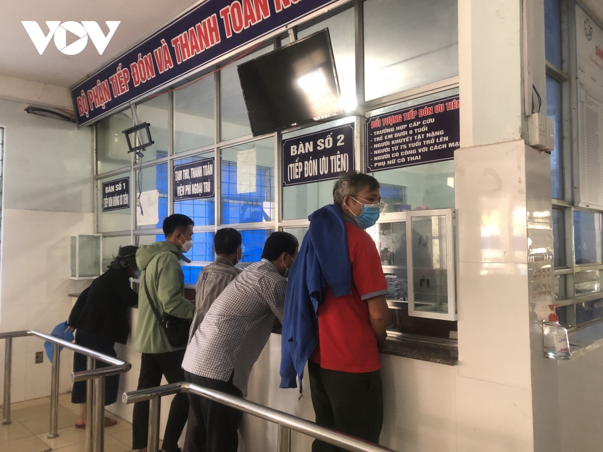 người bệnh giảm được gánh nặng chi phí nhờ tấm thẻ bhyt hình ảnh 1 nguoi benh giam duoc ganh nang chi phi nho tam the bhyt hinh anh 1