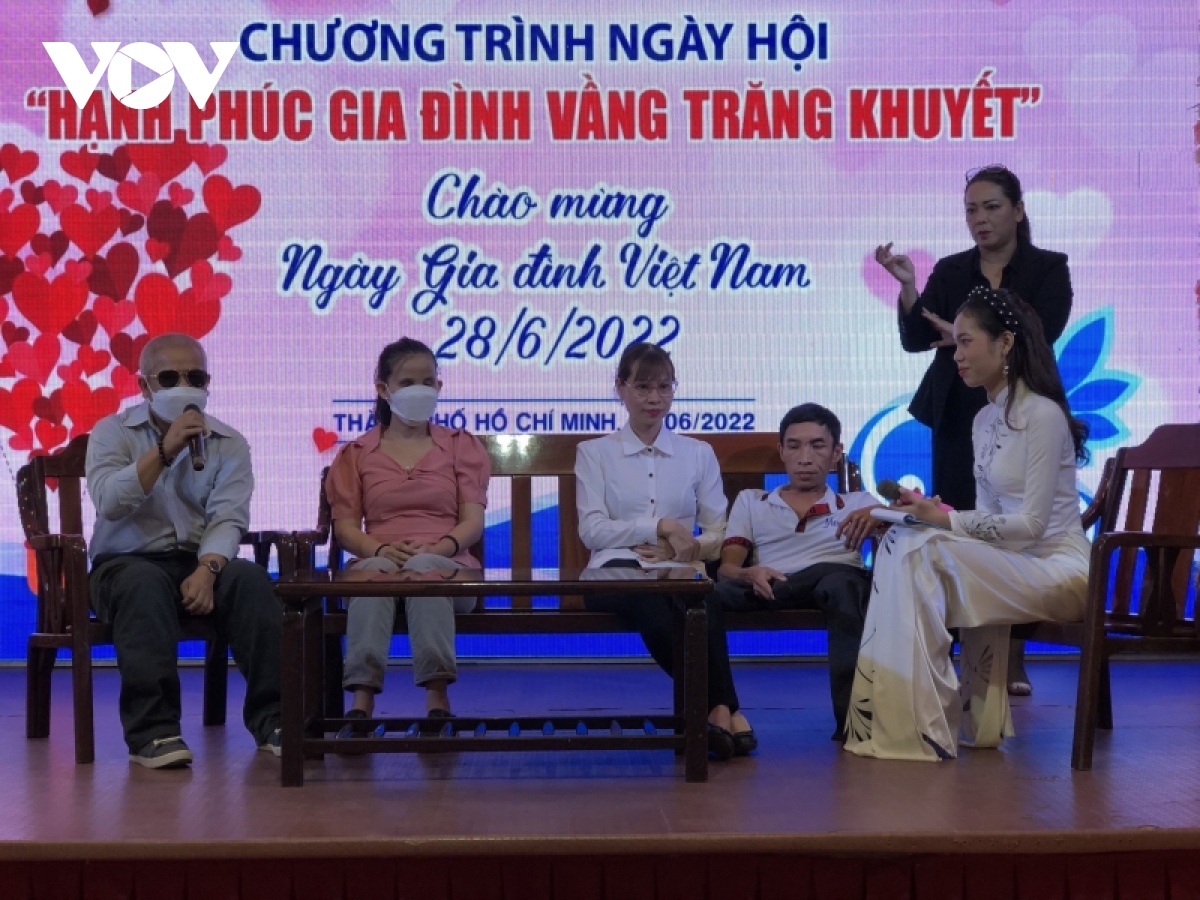 tp.hcm ton vinh 50 gia dinh nguoi khuyet tat tieu bieu hinh anh 1