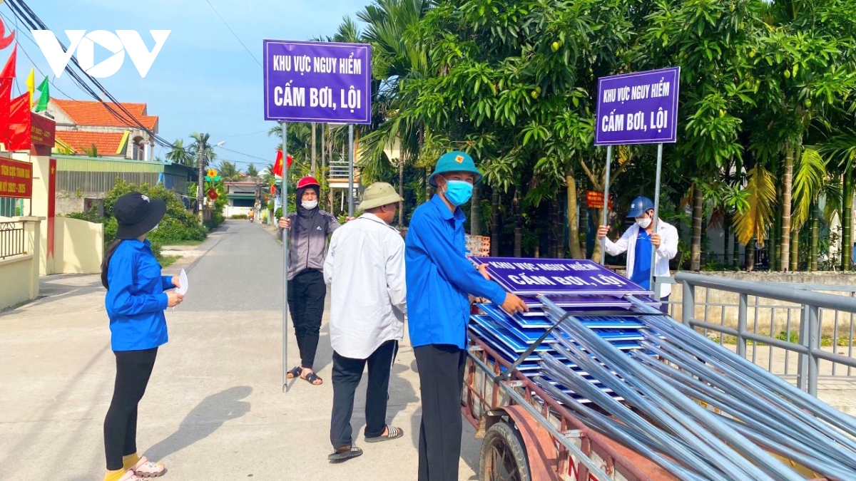 Doan vien thanh nien quang ninh tham gia phong, tranh duoi nuoc tre em hinh anh 3