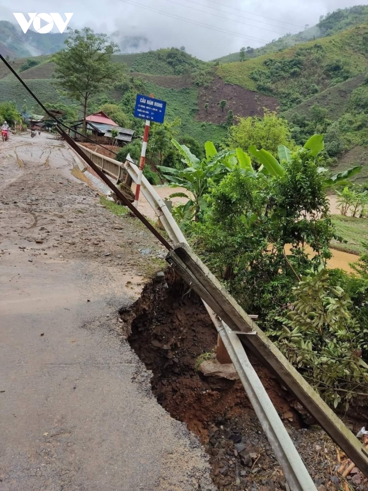 son la huy dong luc luong tai cho khac phuc hau qua mua lu hinh anh 5