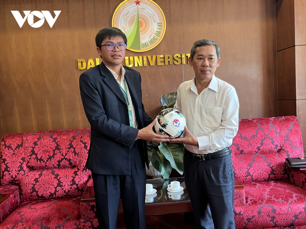 btc giải futsal hdbank vĐqg 2022 giao lưu với trường Đại học Đà lạt hình ảnh 2 btc giai futsal hdbank vDqg 2022 giao luu voi truong Dai hoc Da lat hinh anh 2
