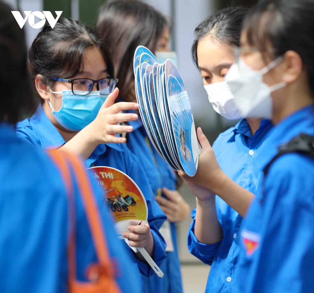 Hình ảnh đẹp của các tình nguyện viên kỳ thi vào lớp 10 tại Hà Nội