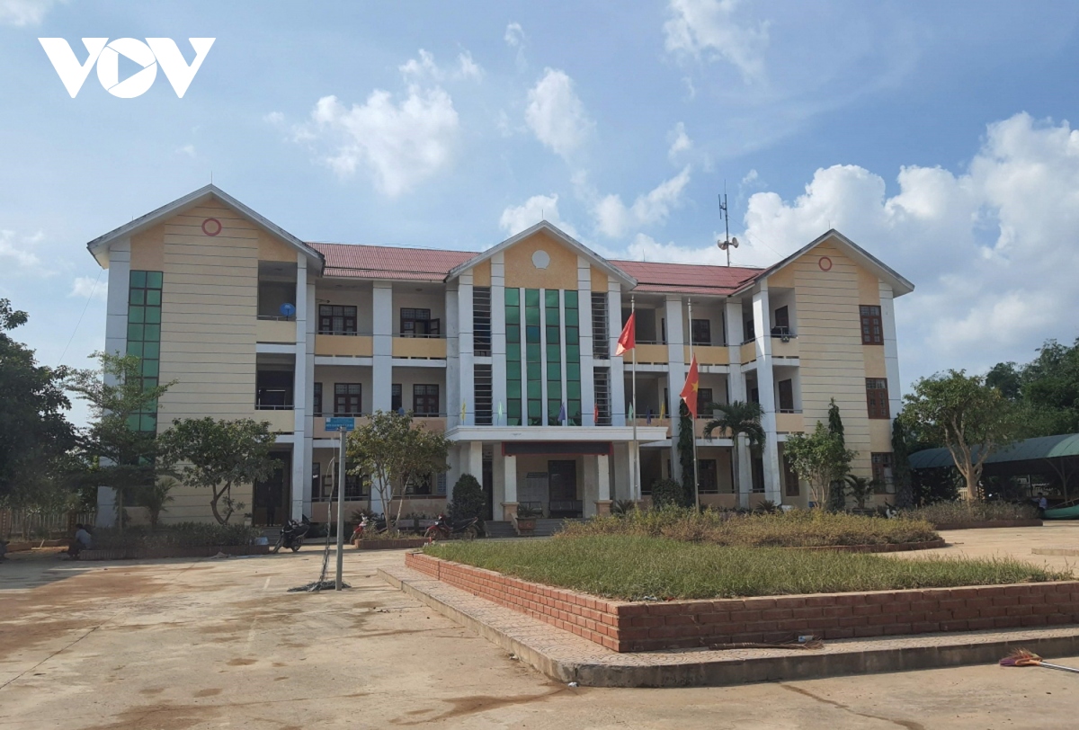 Khai trừ Đảng cựu bí thư đảng ủy xã nợ nần và tự ý bỏ nhiệm sở