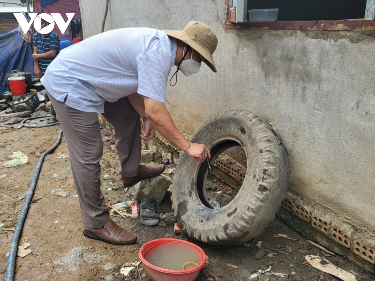 Doan cong tac bo y te de nghi Dak lak day manh phong chong sot xuat huyet hinh anh 1