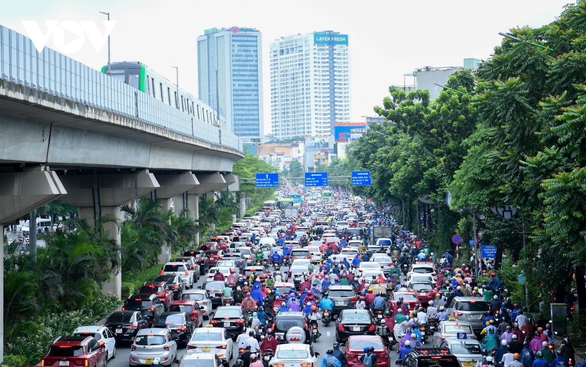 Từ 6/8, Hà Nội sẽ phân làn ô tô và xe máy trên đường Nguyễn Trãi