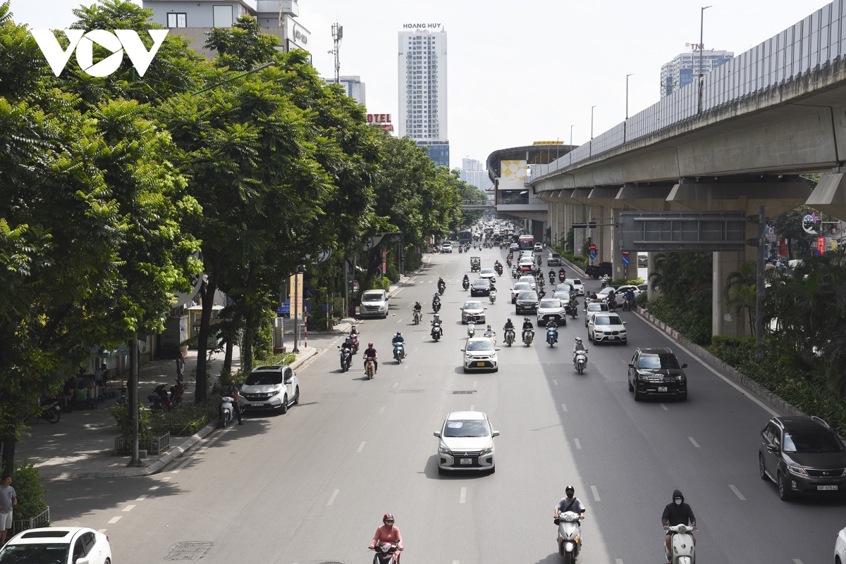 Đến hạn phân làn trên đường Nguyễn Trãi, mọi thứ vẫn chưa có gì thay đổi