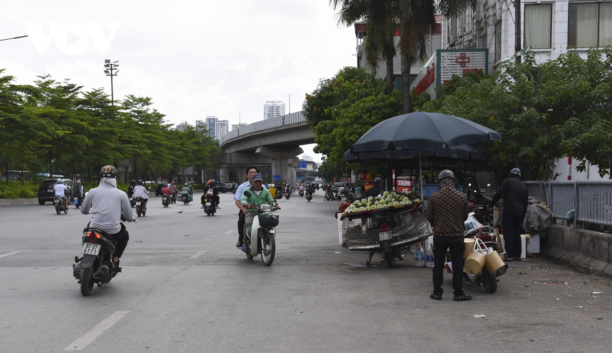 Den han phan lan tren duong nguyen trai, moi thu van chua co gi thay doi hinh anh 5