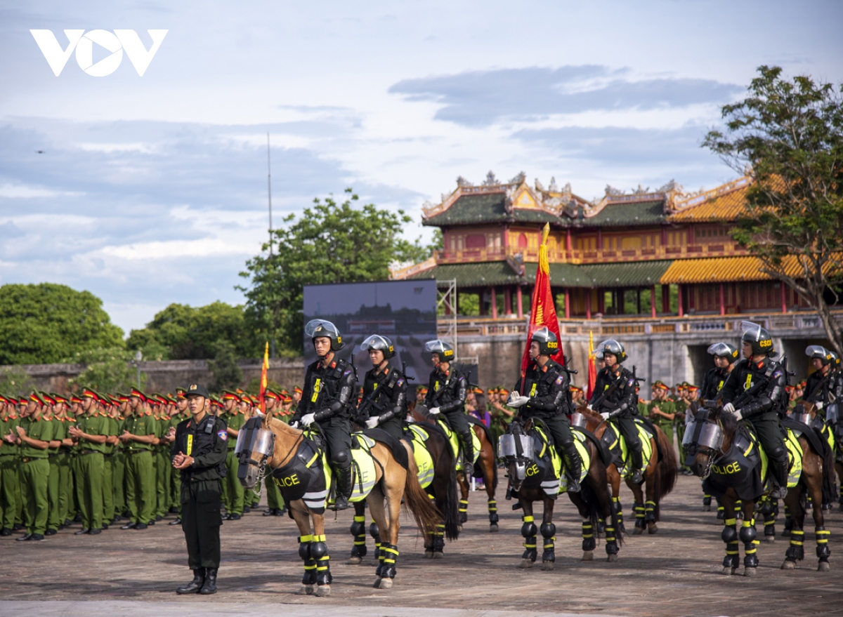 nhung man bieu dien nghet tho tai hoi thi dieu lenh, ban sung cong an nhan dan hinh anh 2