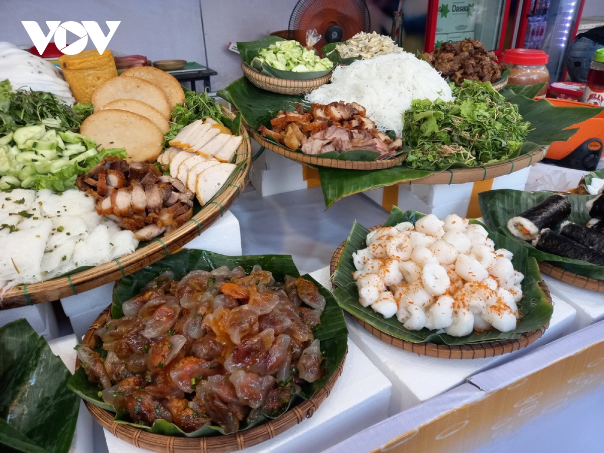 le hoi tan huong am thuc va khong gian bia tai Da nang hinh anh 1