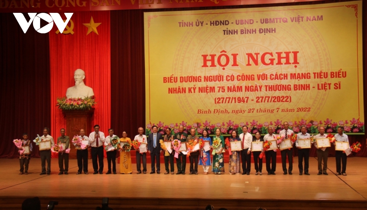 Ong vo van thuong du tuyen duong nguoi co cong voi cach mang tinh binh Dinh hinh anh 6