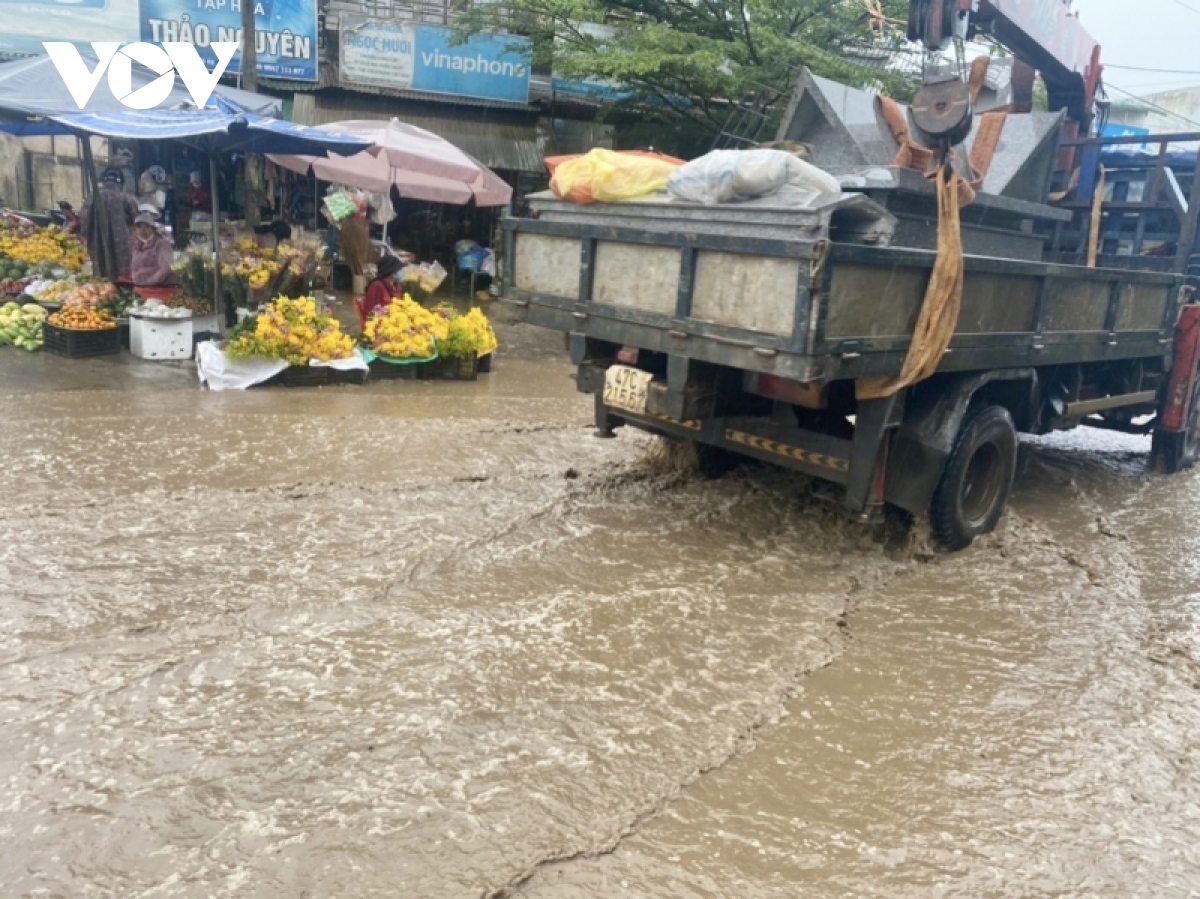 2 tinh lo o Dak lak xuong cap, day ai hang chuc nghin dan hinh anh 1