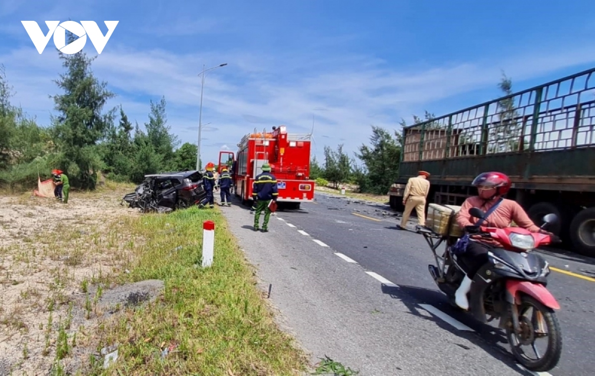 Tai nạn giao thông nghiêm trọng ở Quảng Bình: 3 người tử vong