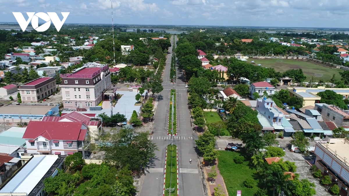 long an chuyen minh voi nhung do thi lien vung hinh anh 2