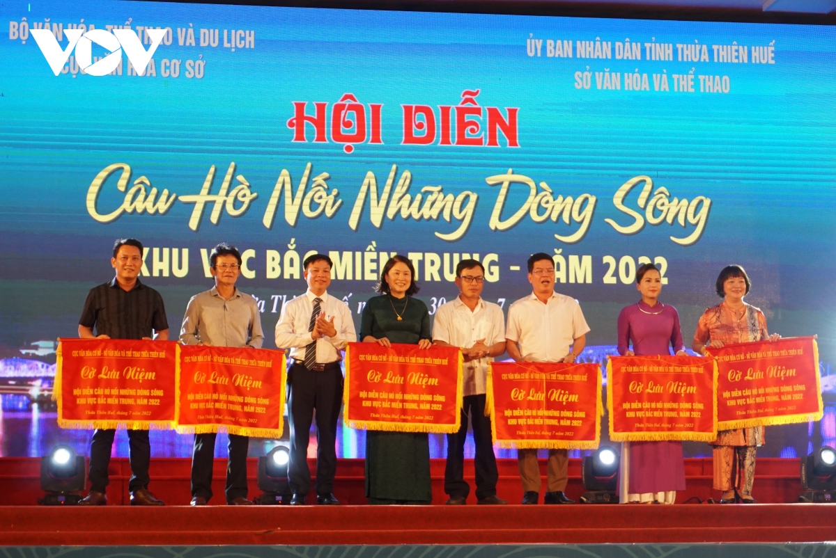 hon 200 nghe nhan, nghe sy tham gia hoi dien cau ho noi nhung dong song hinh anh 1