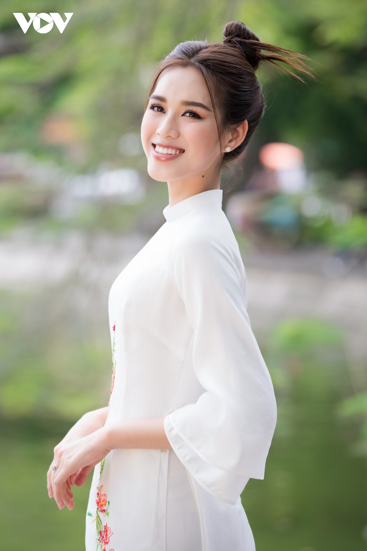 ngoc han, Do my linh, Do ha dien ao dai dao pho ha noi hinh anh 13