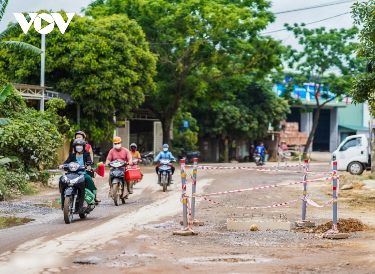 chu dau tu xin loi nguoi dan vi nhieu nam chua lam xong 1 doan duong hinh anh 2