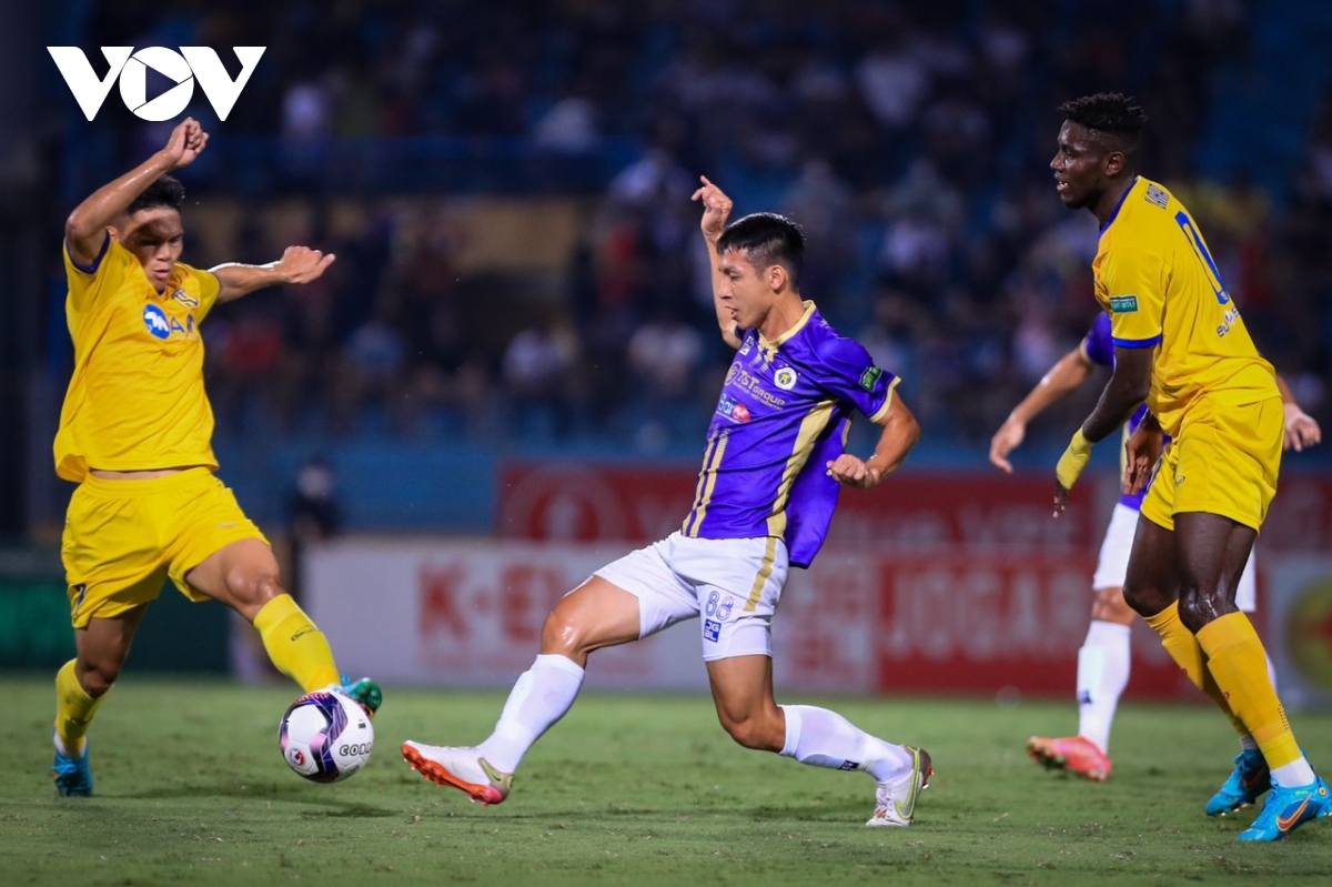 olaha tu nguoi hung thanh toi do, slna thua nguoc 1-2 tren san ha noi fc hinh anh 12