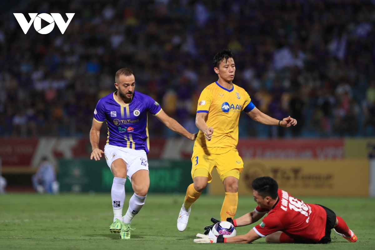 olaha tu nguoi hung thanh toi do, slna thua nguoc 1-2 tren san ha noi fc hinh anh 18