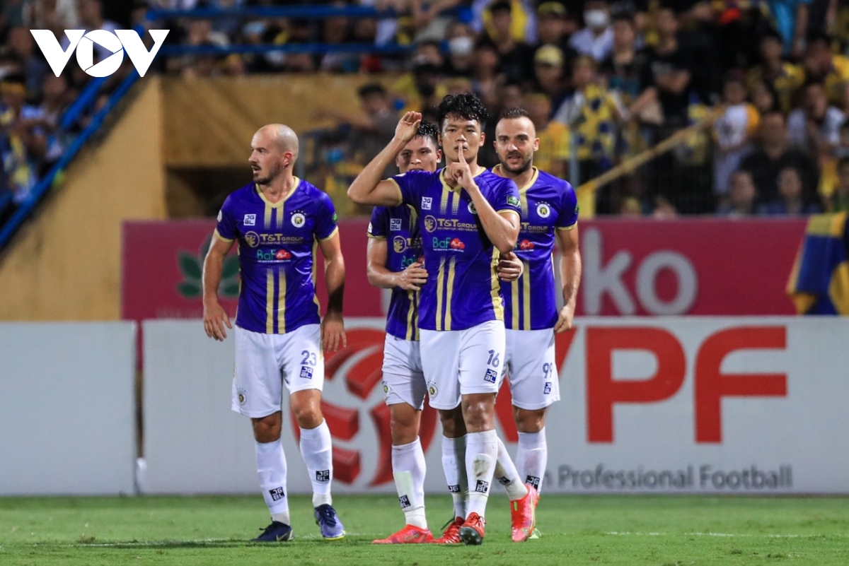 Olaha từ người hùng thành tội đồ, SLNA thua ngược 1-2 trên sân Hà Nội FC