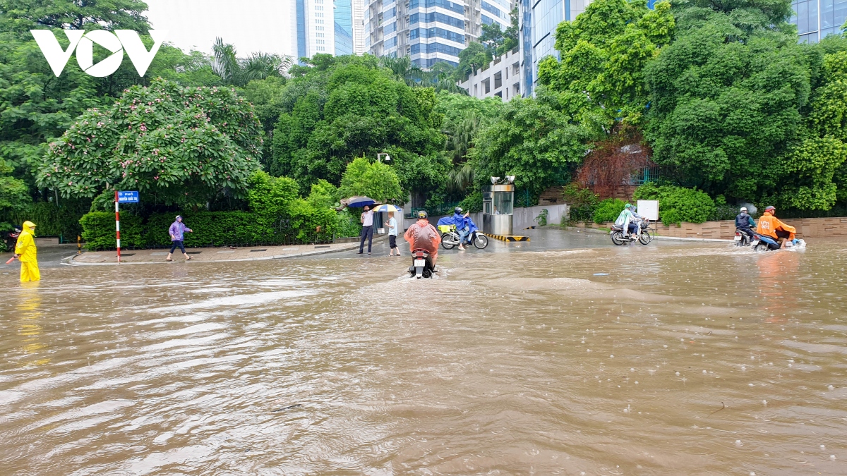 khu vuc toa nha keangnam ngap kinh hoang, o to chet may hang loat hinh anh 10