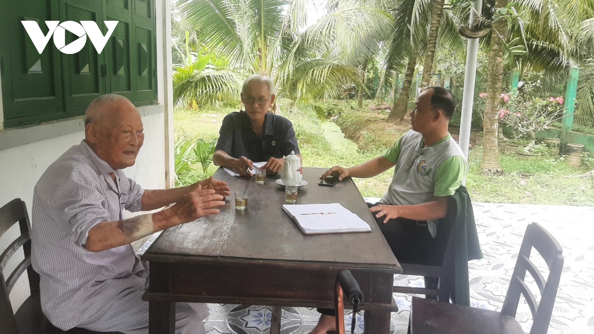 nguoi cuu chien binh cay cao bong ca , truong thanh tu mua thu lich su hinh anh 2