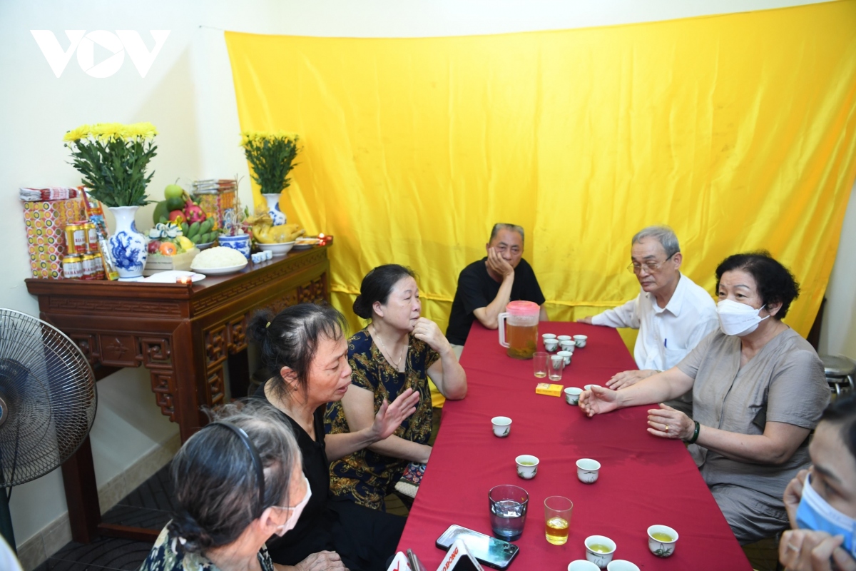 bi thu thanh uy ha noi den chia buon voi gia dinh 3 chien si cuu hoa vua hy sinh hinh anh 9