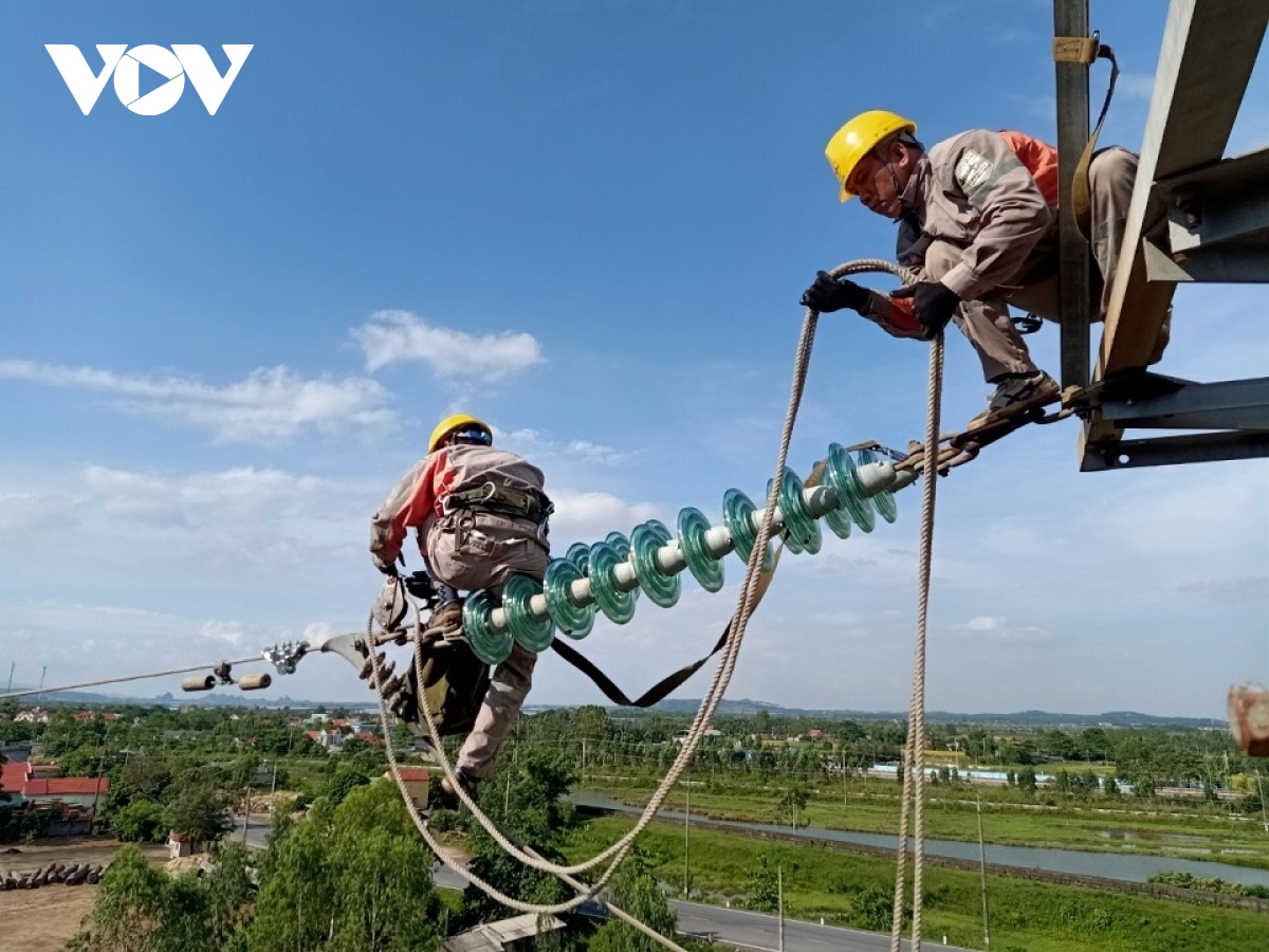 Điện lực miền Bắc vượt chỉ tiêu về thanh toán không dùng tiền mặt của EVN