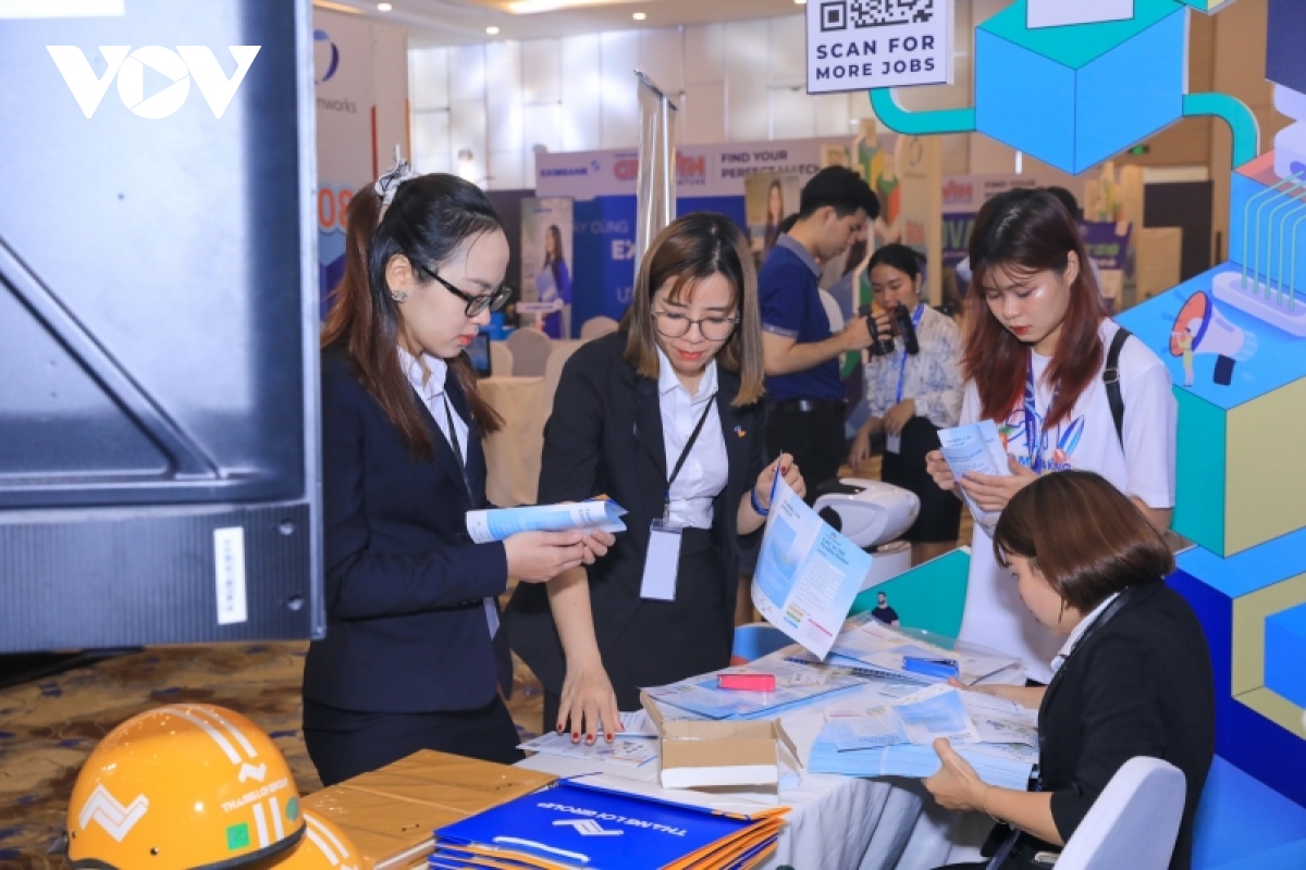 job fair 2022 hang tram co hoi viec lam tai thang loi group hinh anh 1