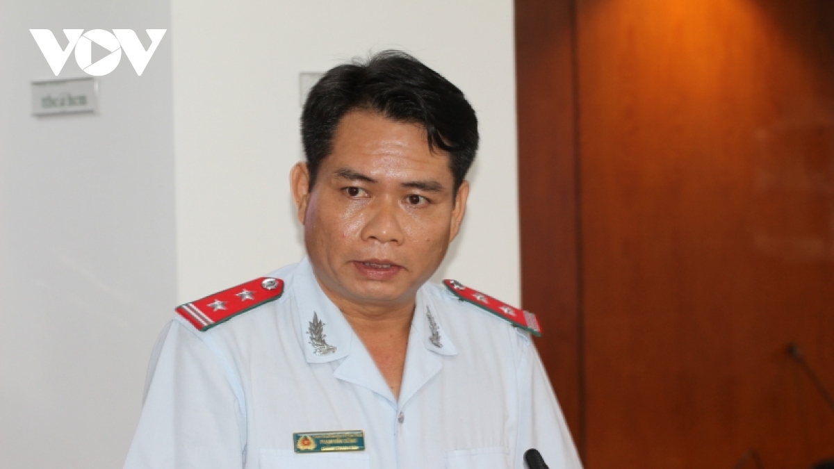 vụ triển lãm không xin phép không tiêu hủy tranh mà giao lại cho họa sĩ tự xử lý hình ảnh 2 vu trien lam khong xin phep khong tieu huy tranh ma giao lai cho hoa si tu xu ly hinh anh 2