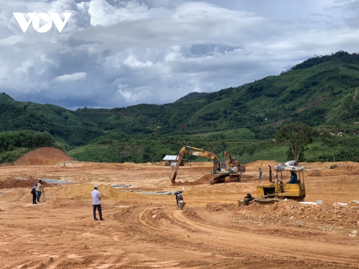 Đảm bảo an toàn cho người dân vùng sạt lở trong mùa bão lũ