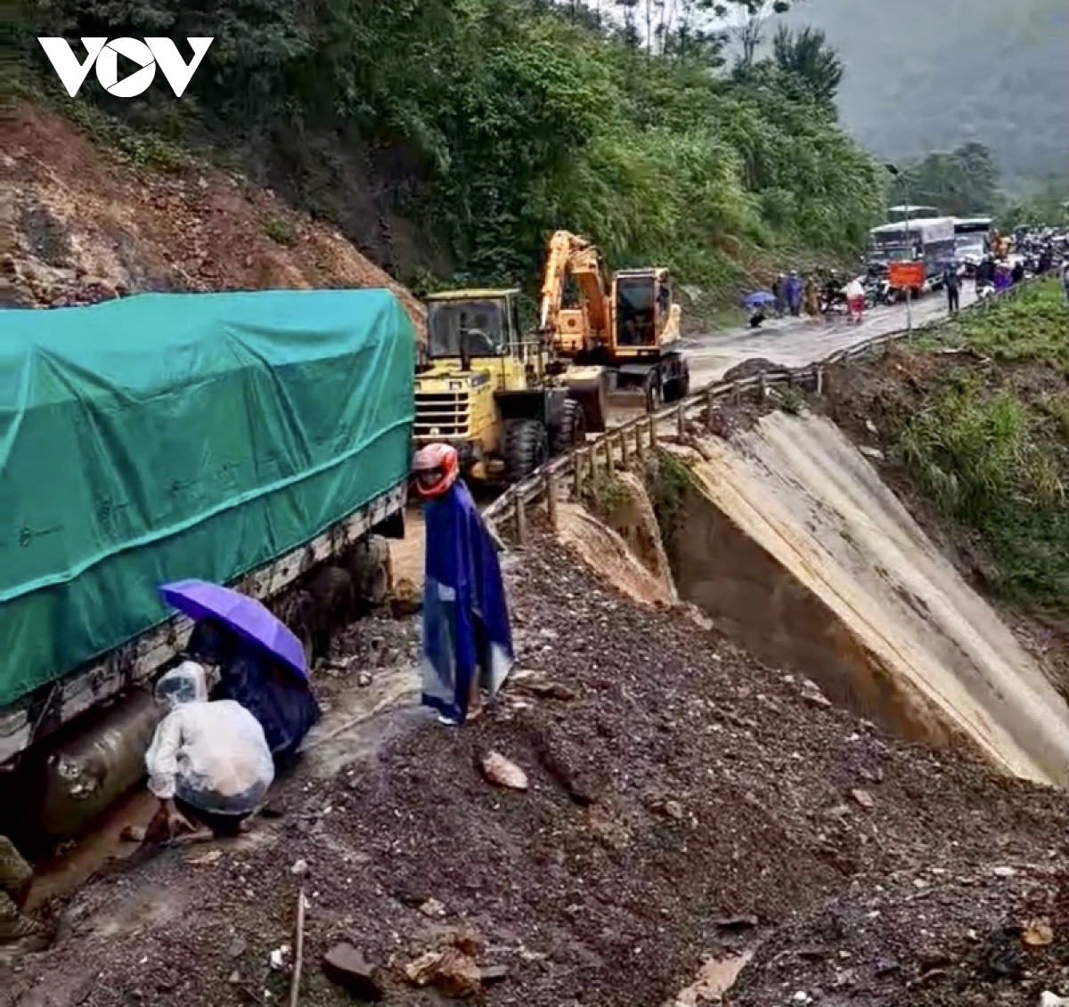  500 vi tri sat lo tren cac tuyen duong o son la co ban duoc khac phuc hinh anh 4