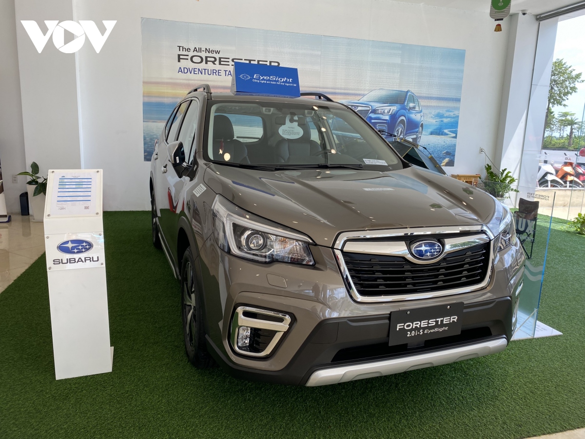 Xe Subaru Forester có hiện tượng xì mỡ rô tuyn thước lái