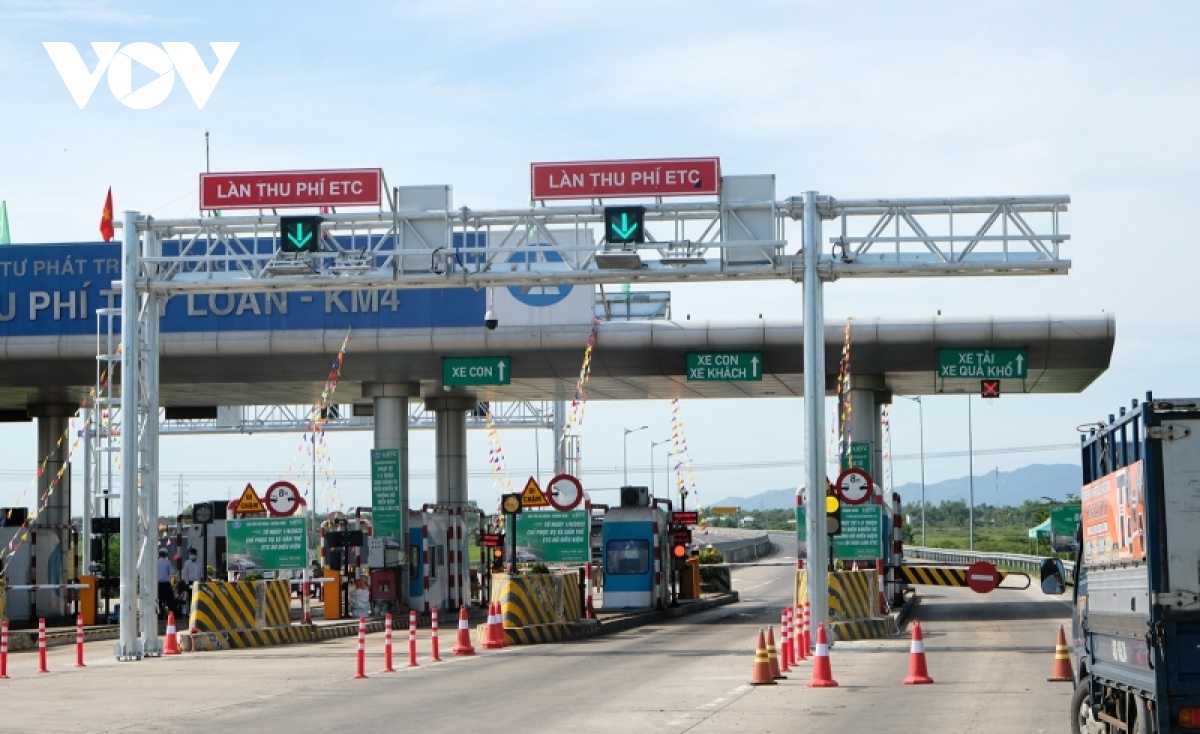 thu phi khong dung doan cao toc Da nang-quang ngai nhieu xe phai quay dau hinh anh 3