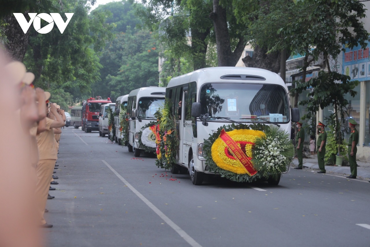 Dong doi, nguoi dan mat nhoa le tien biet 3 liet si pccc ve noi an nghi hinh anh 6