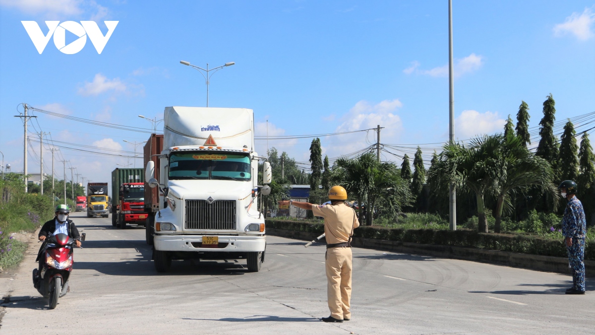 TPHCM bất ngờ kiểm tra việc sử dụng ma túy đối với các tài xế container