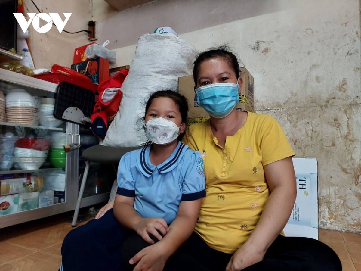 Trẻ mồ côi vì COVID-19 giờ ra sao?