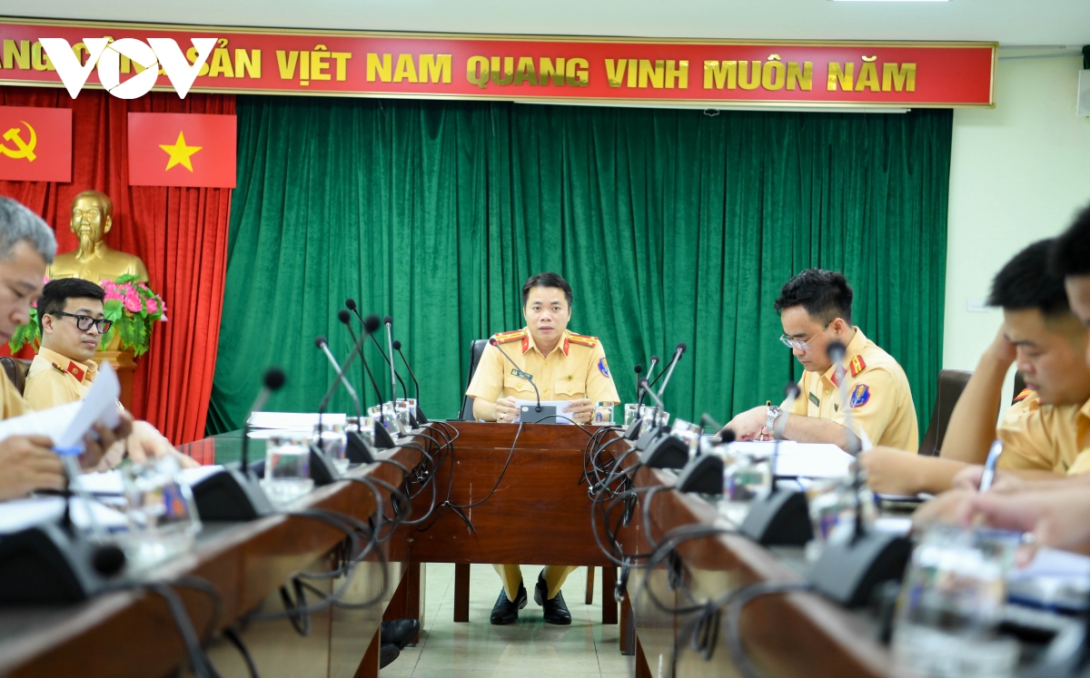 vang csgt, muon kieu vi pham tai dien o duong vanh dai 3 ha noi hinh anh 4