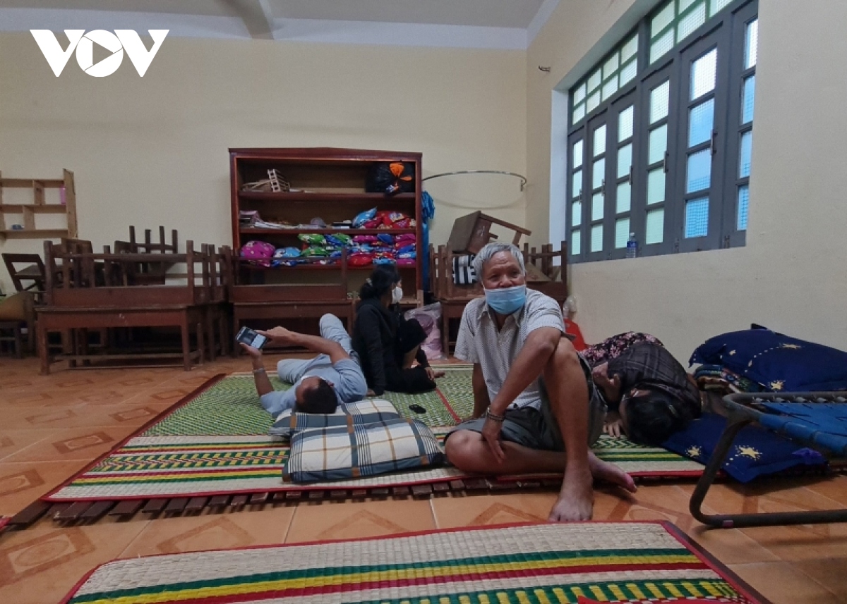 sẽ cưỡng chế nếu dân không chịu di dời khỏi khu vực nguy hiểm khi bão số 4 đổ bộ hình ảnh 3 se cuong che neu dan khong chiu di doi khoi khu vuc nguy hiem khi bao so 4 do bo hinh anh 3