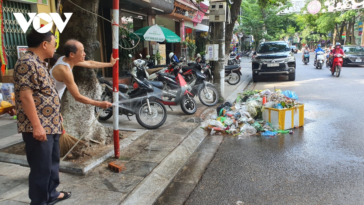 công nhân bỏ việc do lương thấp, rác thải sinh hoạt bủa vây tp bắc ninh hình ảnh 3 cong nhan bo viec do luong thap, rac thai sinh hoat bua vay tp bac ninh hinh anh 3