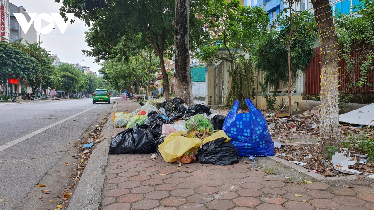 công nhân bỏ việc do lương thấp, rác thải sinh hoạt bủa vây tp bắc ninh hình ảnh 6 cong nhan bo viec do luong thap, rac thai sinh hoat bua vay tp bac ninh hinh anh 6