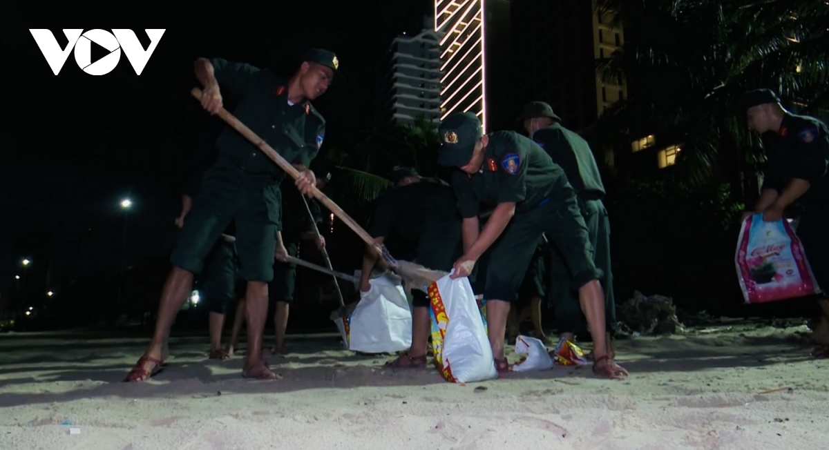 Da nang, ninh thuan len kich ban so tan nguoi dan va tau thuyen tranh bao hinh anh 2