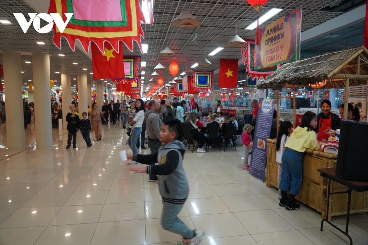 tet trung thu dam da ban sac dan toc tai nga, gop phan lan toa van hoa viet hinh anh 1